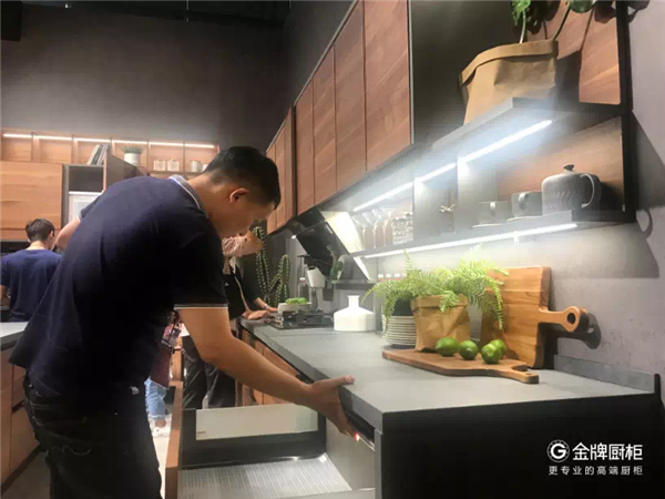 goldenhome-cabinetry-participated-in-2018-shanghai-kitchen-and-bath-show-2